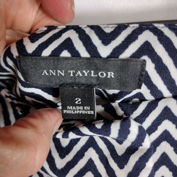 Ann Taylor shorts - Picture 3 of 5